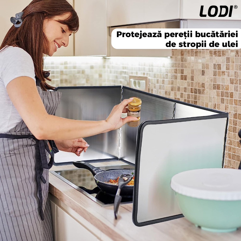 Placa de Protectie Aragaz Anti-Stropi Lodi86, panou cu 4 elemente, pliabila, metal, de inalta calitate, usor de curatat, 133x30cm, argintiu