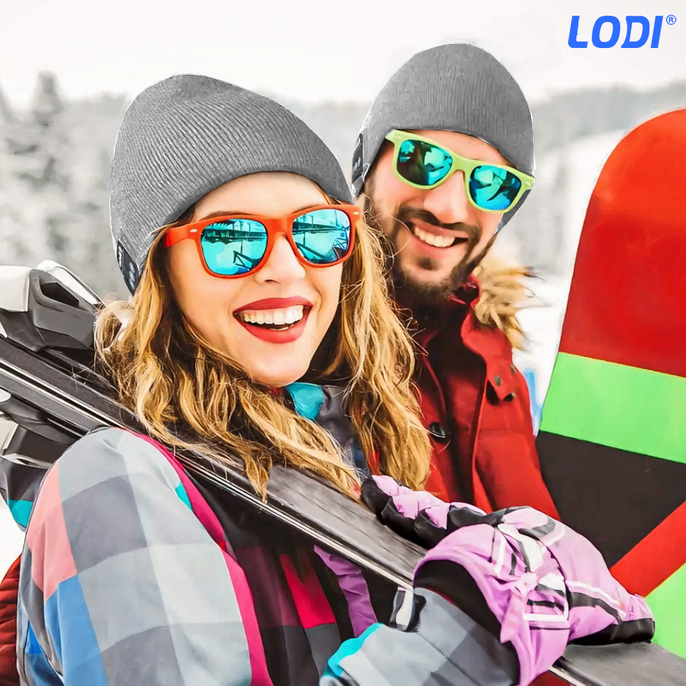 Caciula Bluetooth Unisex Lodi1494, hands-free, microfon, difuzoare stereo incorporate, sistem audio detasabil, curatare usoara, comoda, pentru alergare/drumetii, gri deschis