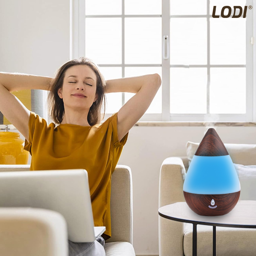Difuzor Aromaterapie Lodi215, 7 culori LED, lumini dinamice, buton on/off, capacitate 235ml, silentios, umidifica aerul, stejar inchis