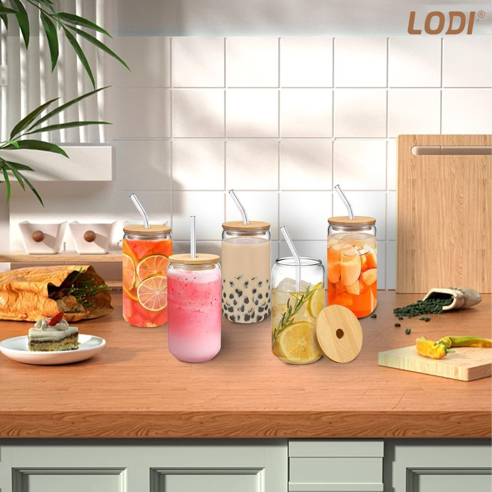 Set 4 Pahare de Sticla cu Capac si Pai Lodi1005, sticla borosilicata, perie pentru curatare inclusa, capac din bambus, design modern, termorezistente, capacitate 500 ml, 15 cm