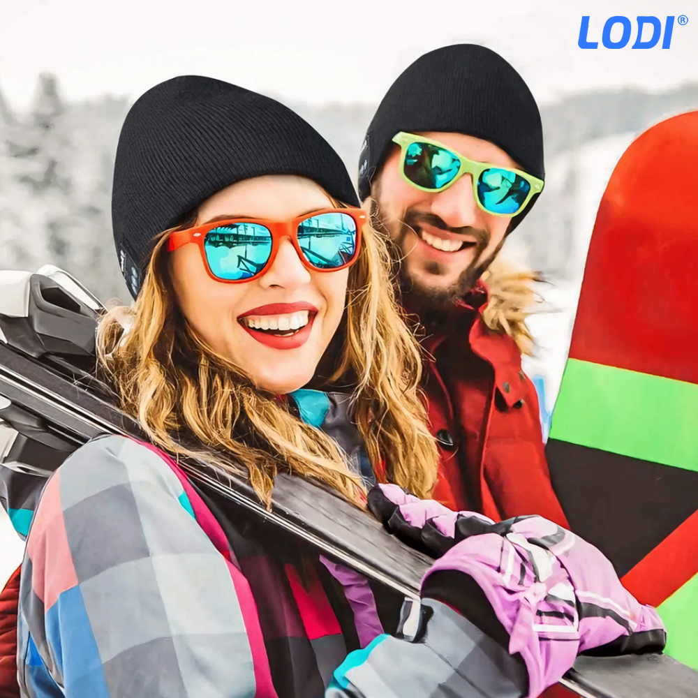 Caciula Bluetooth Unisex Lodi1492, hands-free, microfon, difuzoare stereo incorporate, sistem audio detasabil, curatare usoara, comoda, pentru alergare/drumetii, negru