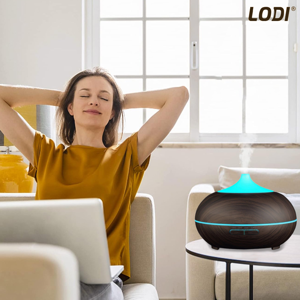 Difuzor Aromaterapie Lodi212, 7 culori LED, 2 jocuri de lumini, control prin telecomanda, capacitate 500ml, silentios, umidifica aerul, stejar inchis
